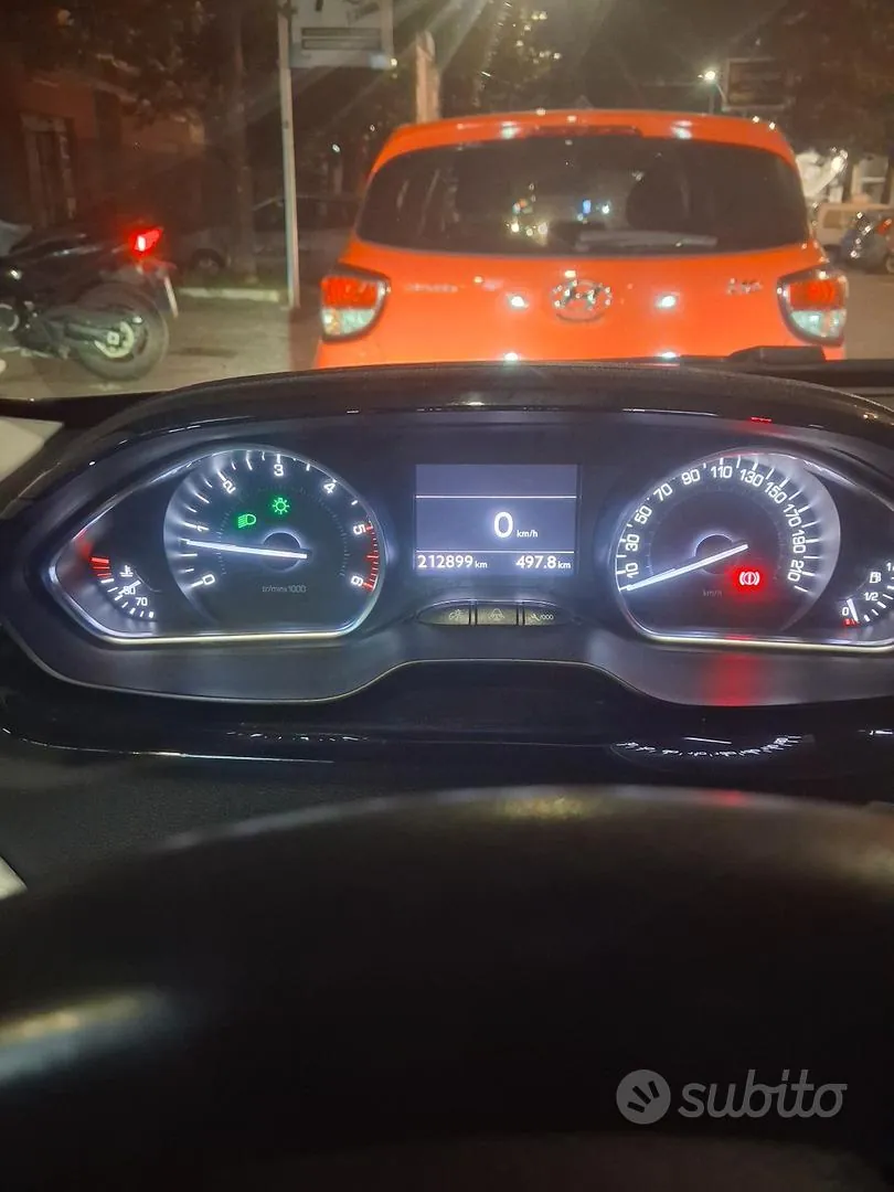 Peugeot 208 2013 photo 3