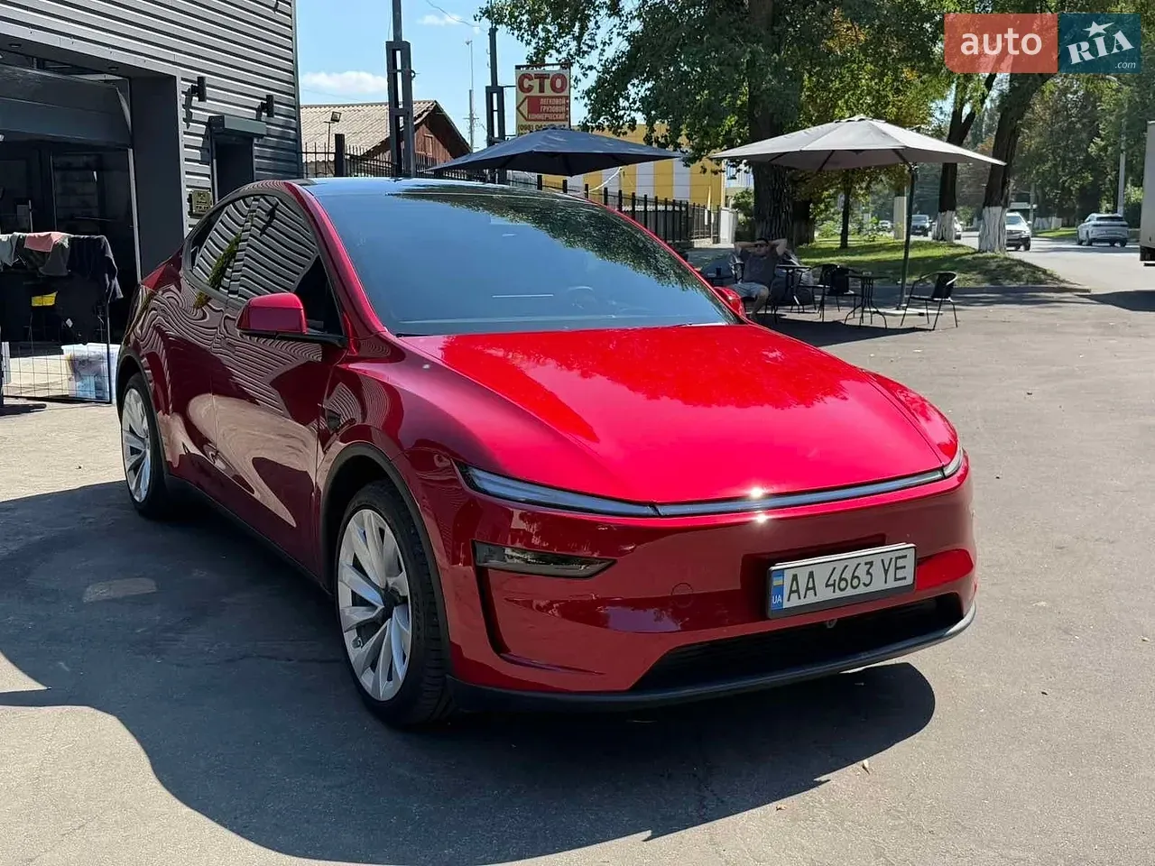 Tesla Model Y 2025 photo 2