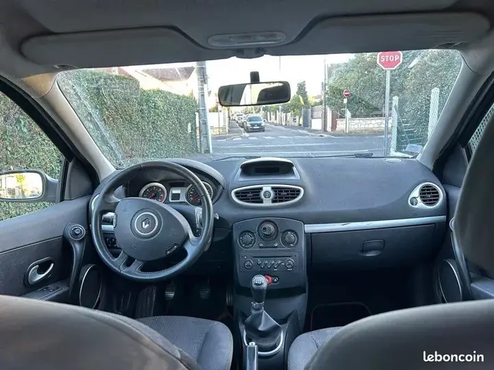 Renault Clio 2008 photo 3