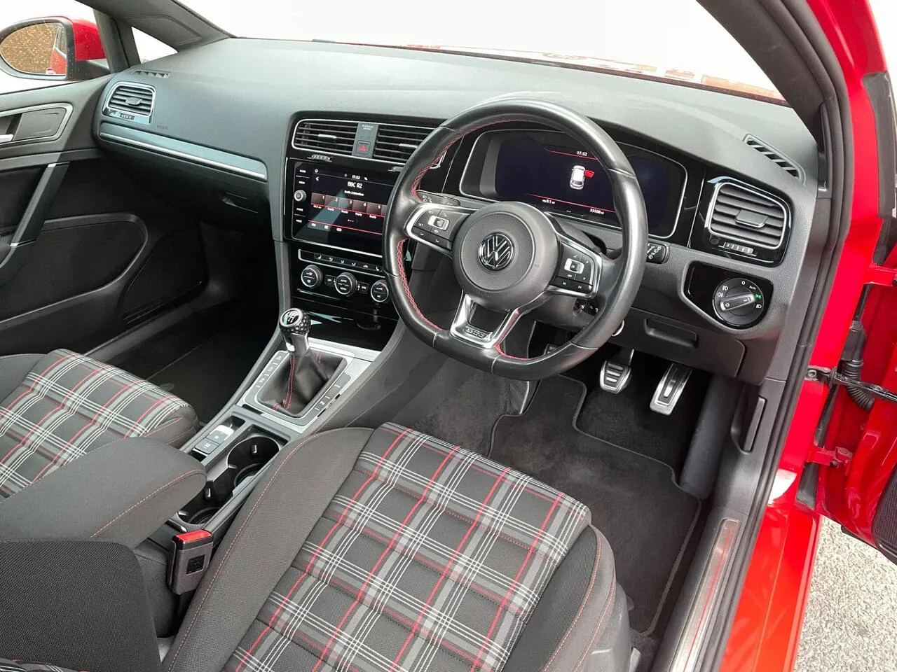 Volkswagen Golf 2020 photo 2