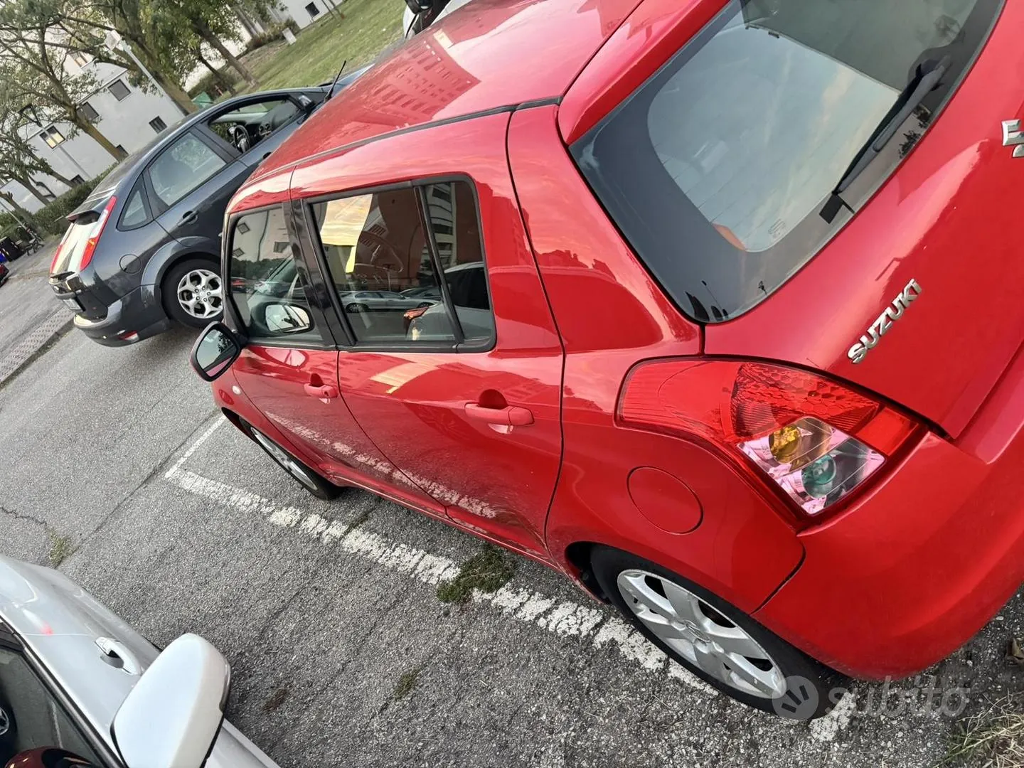 Suzuki Swift 2010 photo 4