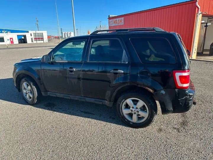 Ford Escape 2012 photo 2