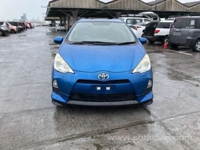 Toyota Aqua S 2013 photo 5