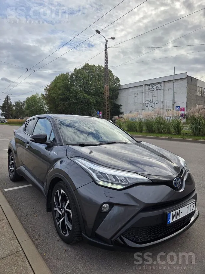 Toyota C-Hr 2022 photo 2