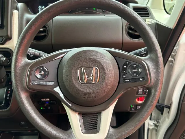 Honda N-Box L 2023 photo 4
