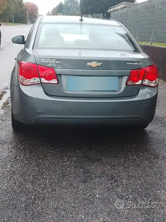 Chevrolet Cruze 2010 photo 2