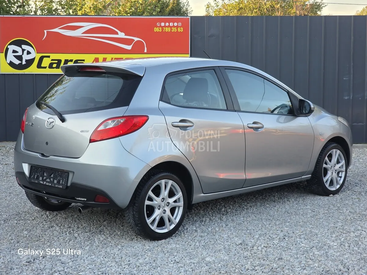 Mazda 2 2010 photo 3