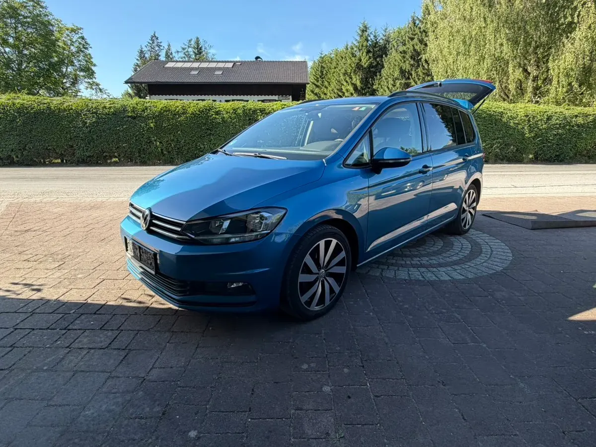 Volkswagen Touran 2019 photo 2