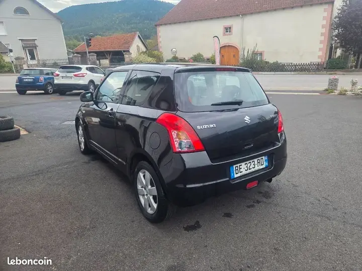 Suzuki Swift 2010 photo 3