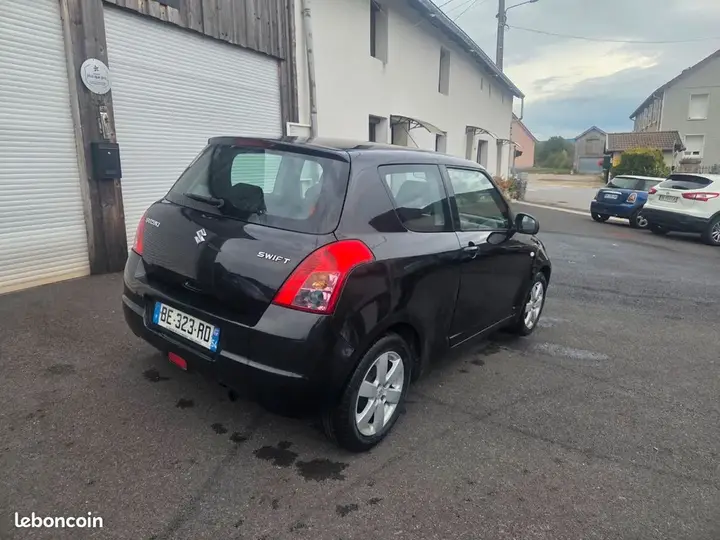 Suzuki Swift 2010 photo 4