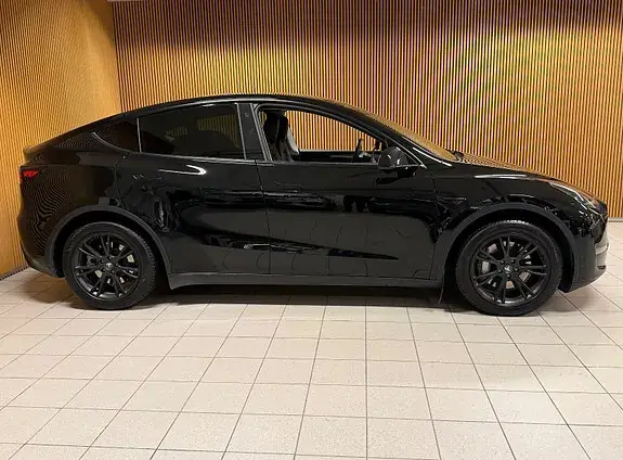 Tesla Model Y 2023 photo 3