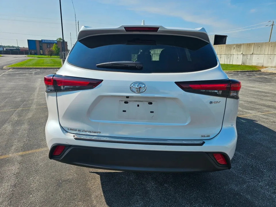 Toyota Highlander 2025 photo 4