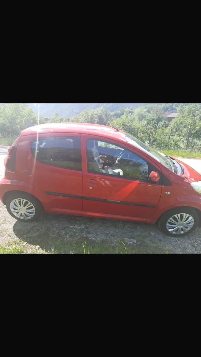 Peugeot 107 2012 photo 2