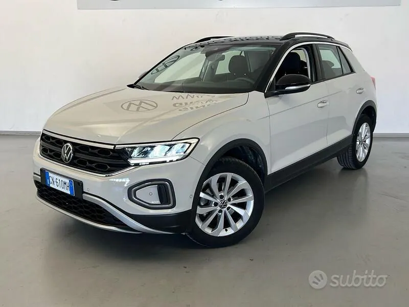 Volkswagen T-Roc 2023 photo 2