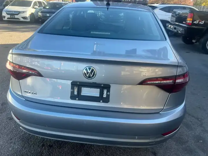 Volkswagen Jetta 2021 photo 3