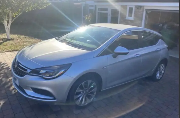 Vauxhall Astra 2016 photo 2