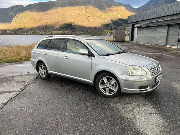 Toyota Avensis 2004 photo 3