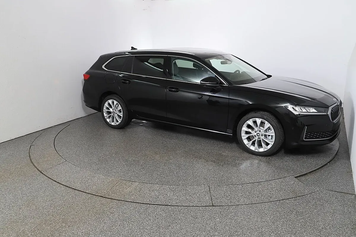 Skoda Superb 2026 photo 3