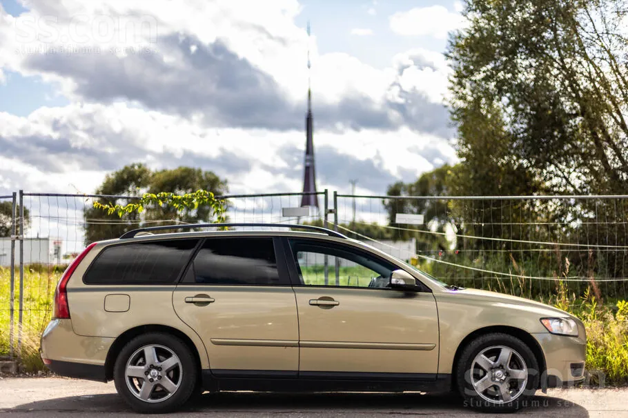 Volvo V50 2010 photo 5