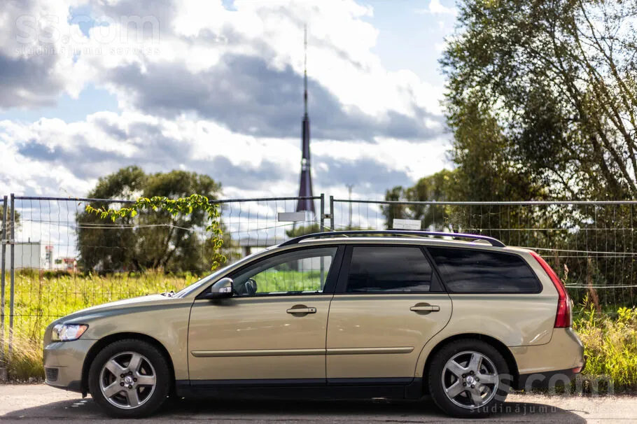 Volvo V50 2010 photo 4