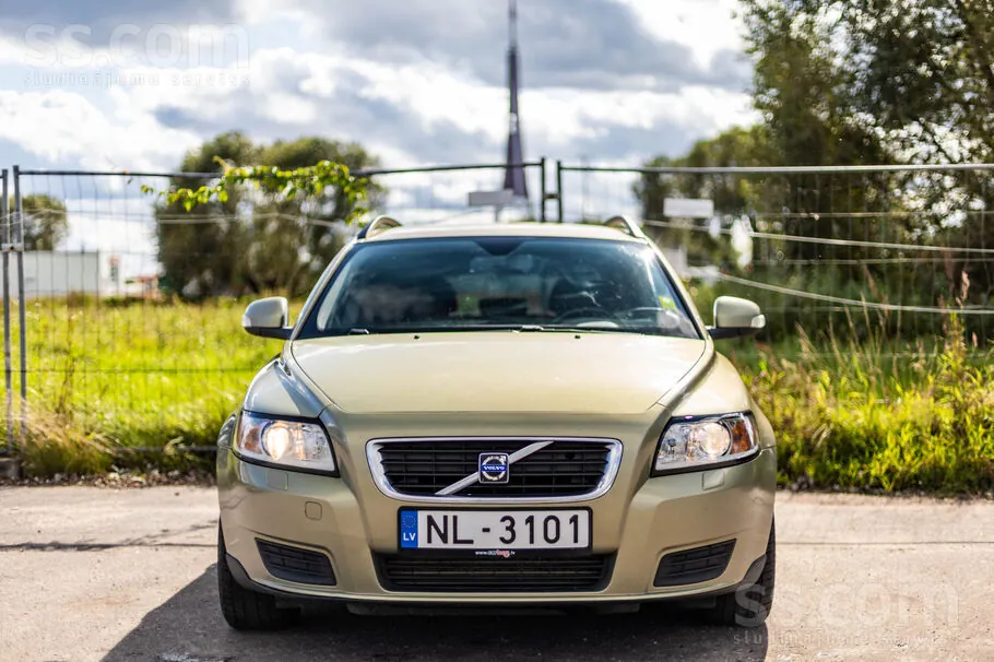 Volvo V50 2010 photo 3