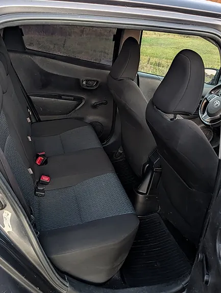 Toyota Yaris 2013 photo 5