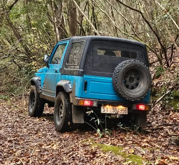 Suzuki Samurai 1986 photo 2