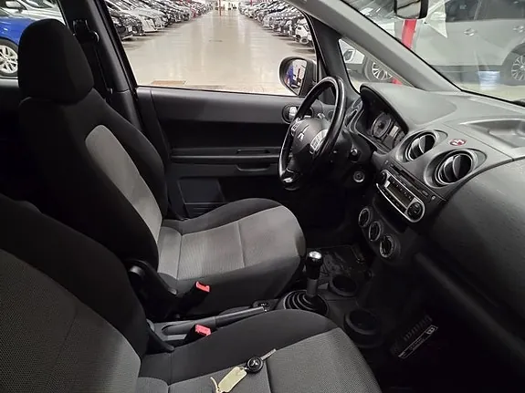 Mitsubishi Colt 2009 photo 4
