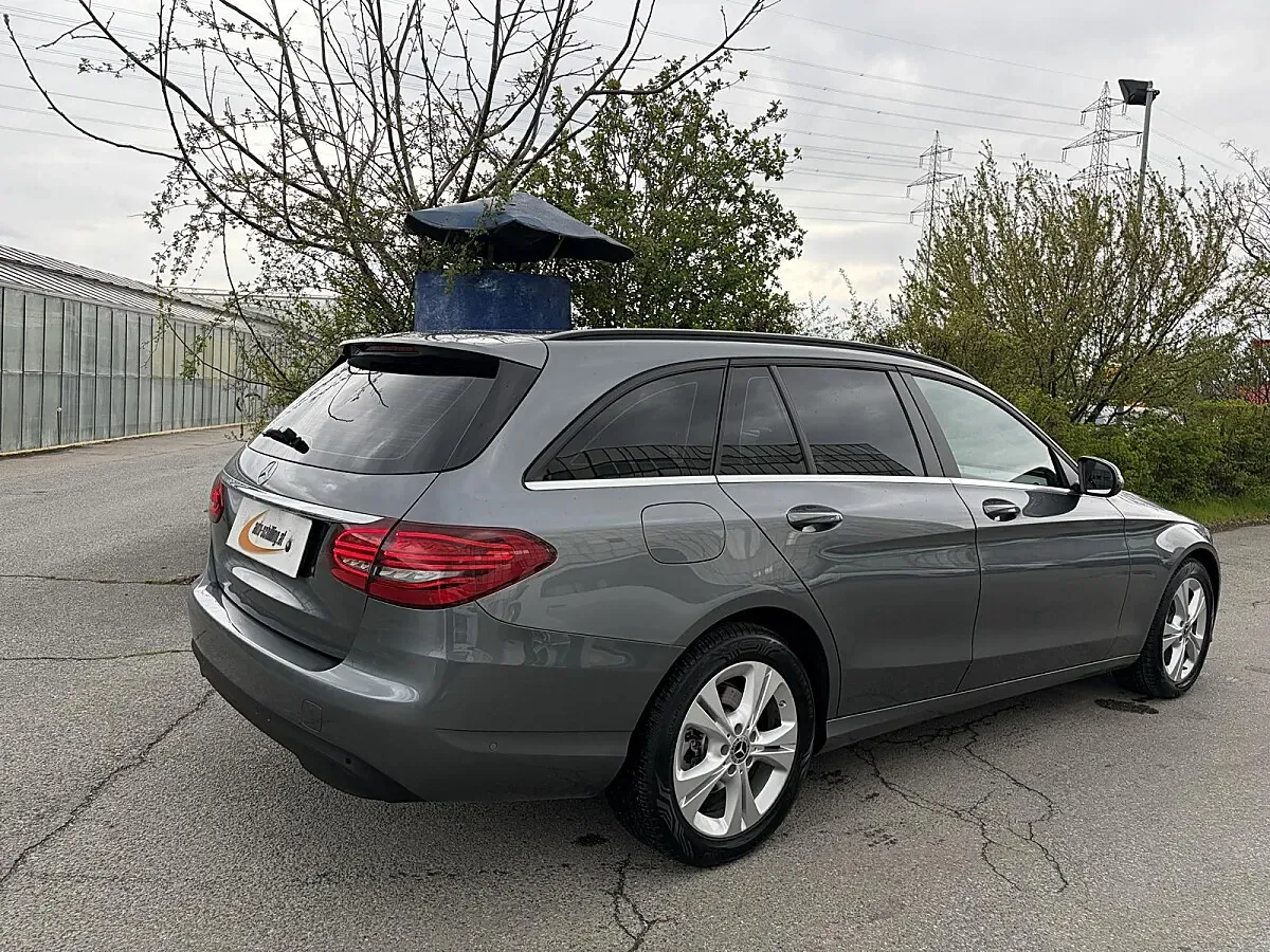 Mercedes-Benz C-Class 2019 photo 3
