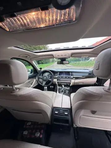 BMW 520I