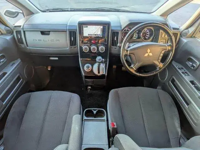 Mitsubishi Delica D 2018 photo 3