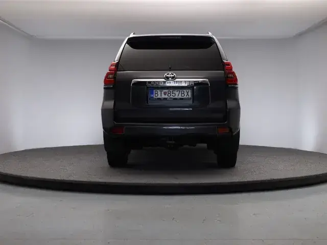Toyota Land Cruiser 2021 photo 3