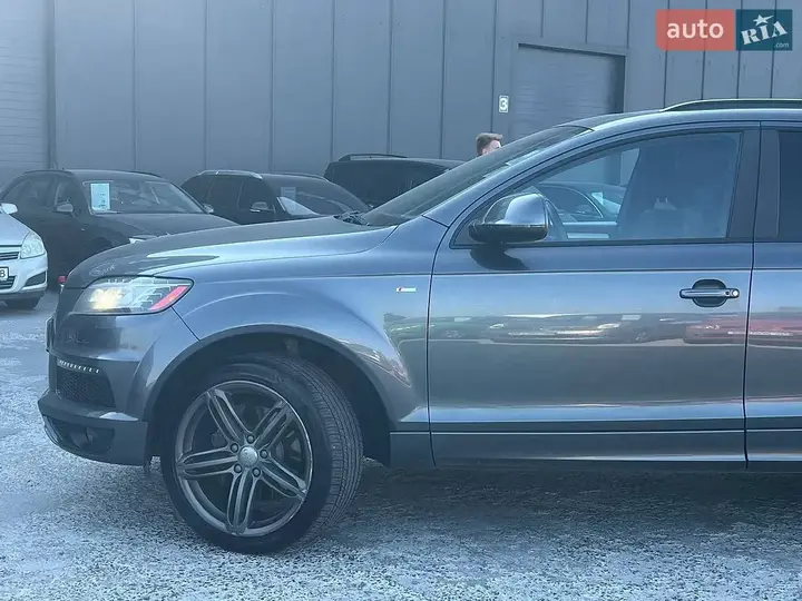 Audi Q7 2013 photo 2