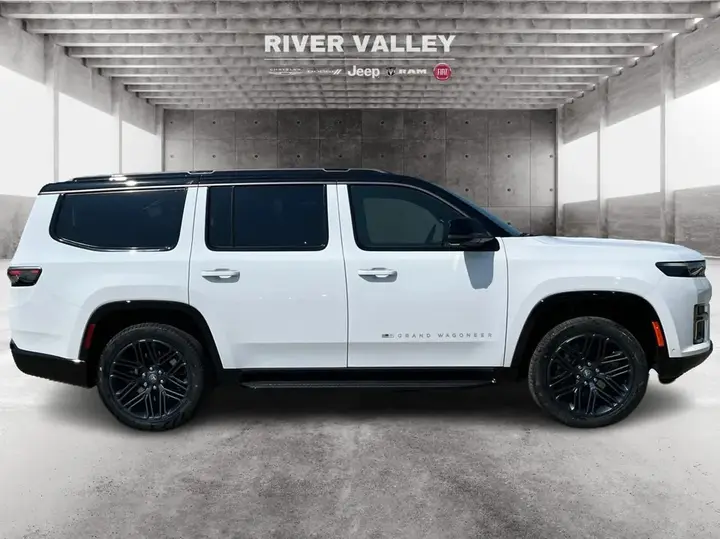 Jeep Grand Wagoneer 2026 photo 2