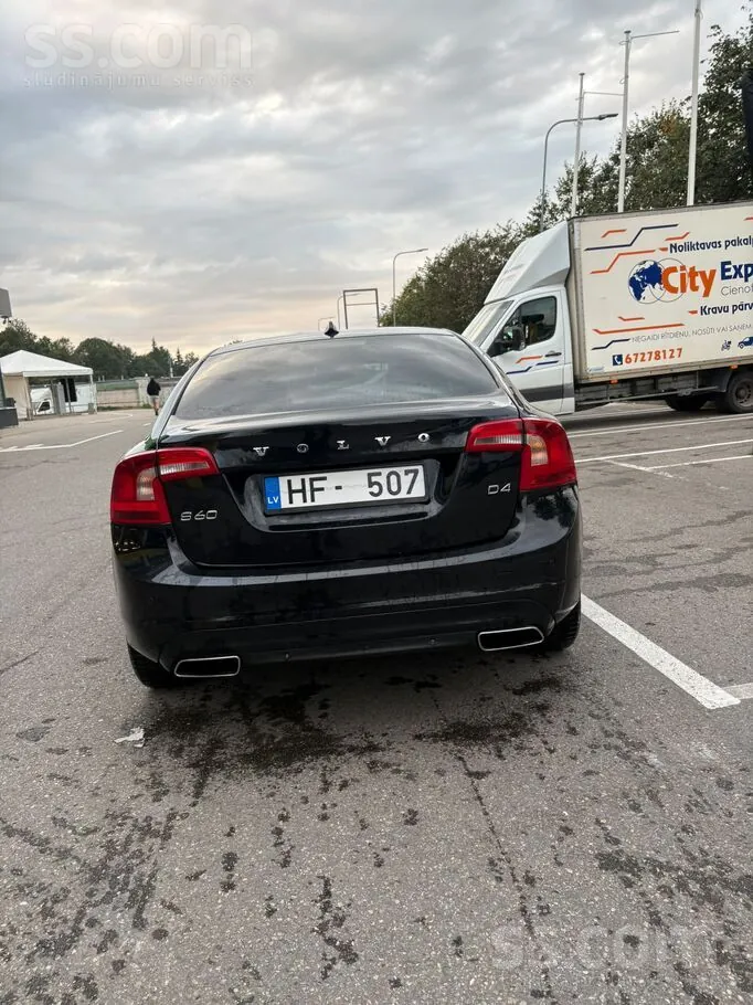 Volvo S60 2014 photo 2