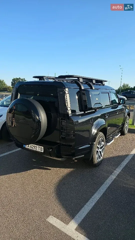 Land Rover Defender 2023 photo 3