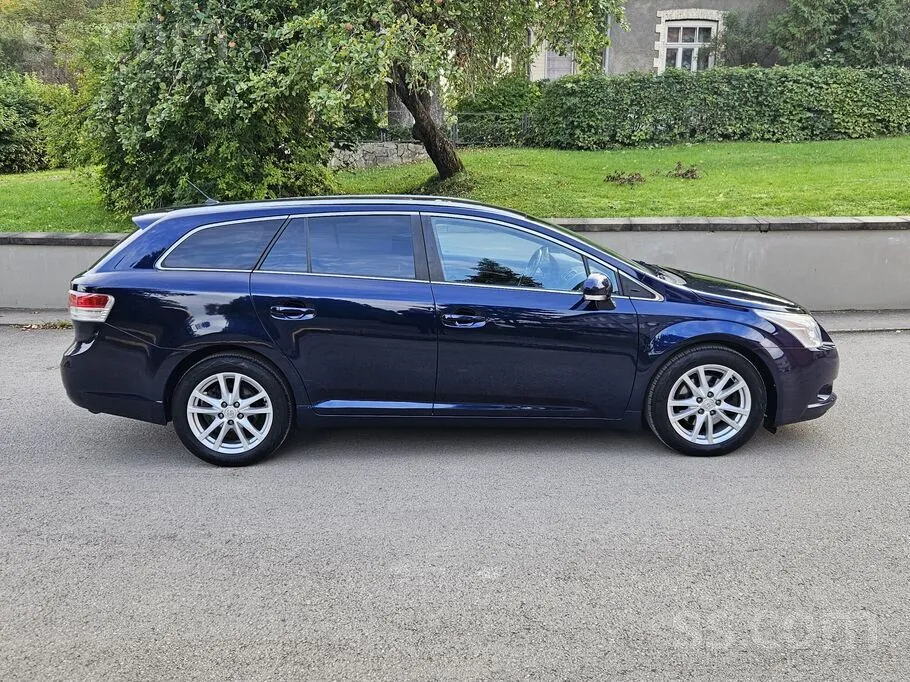 Toyota Avensis 2011 photo 5