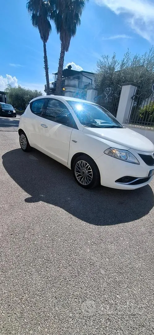 Lancia Ypsilon 2012 photo 3