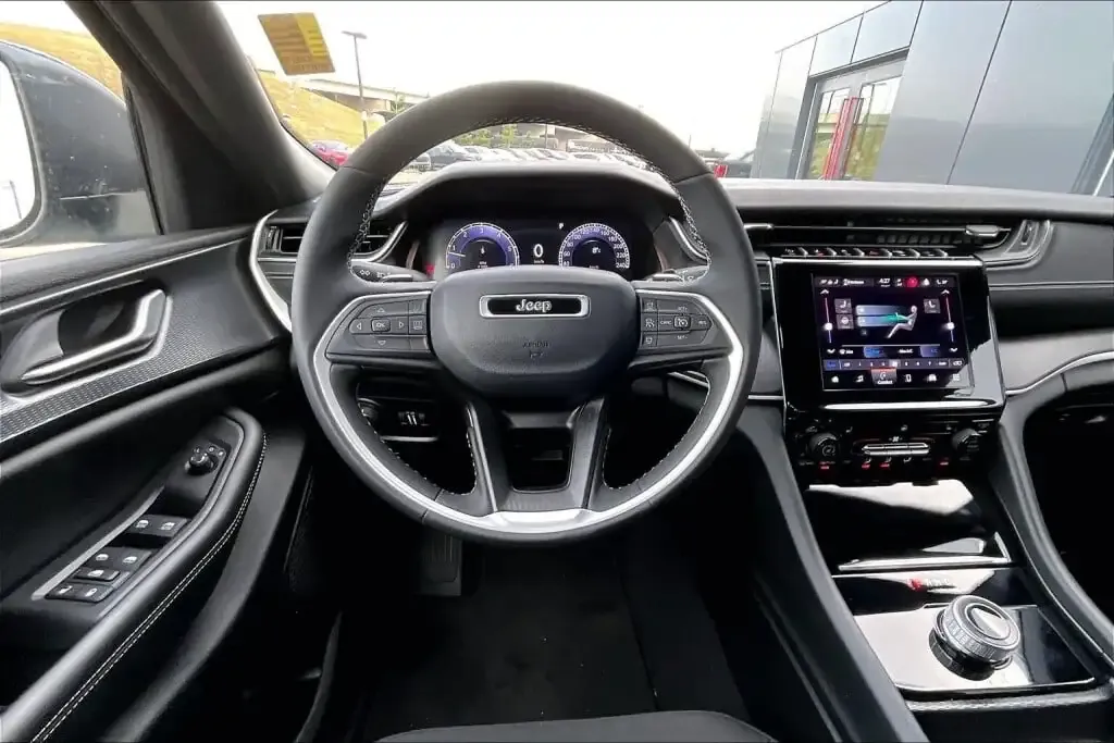 Jeep Grand Cherokee 2024 photo 5