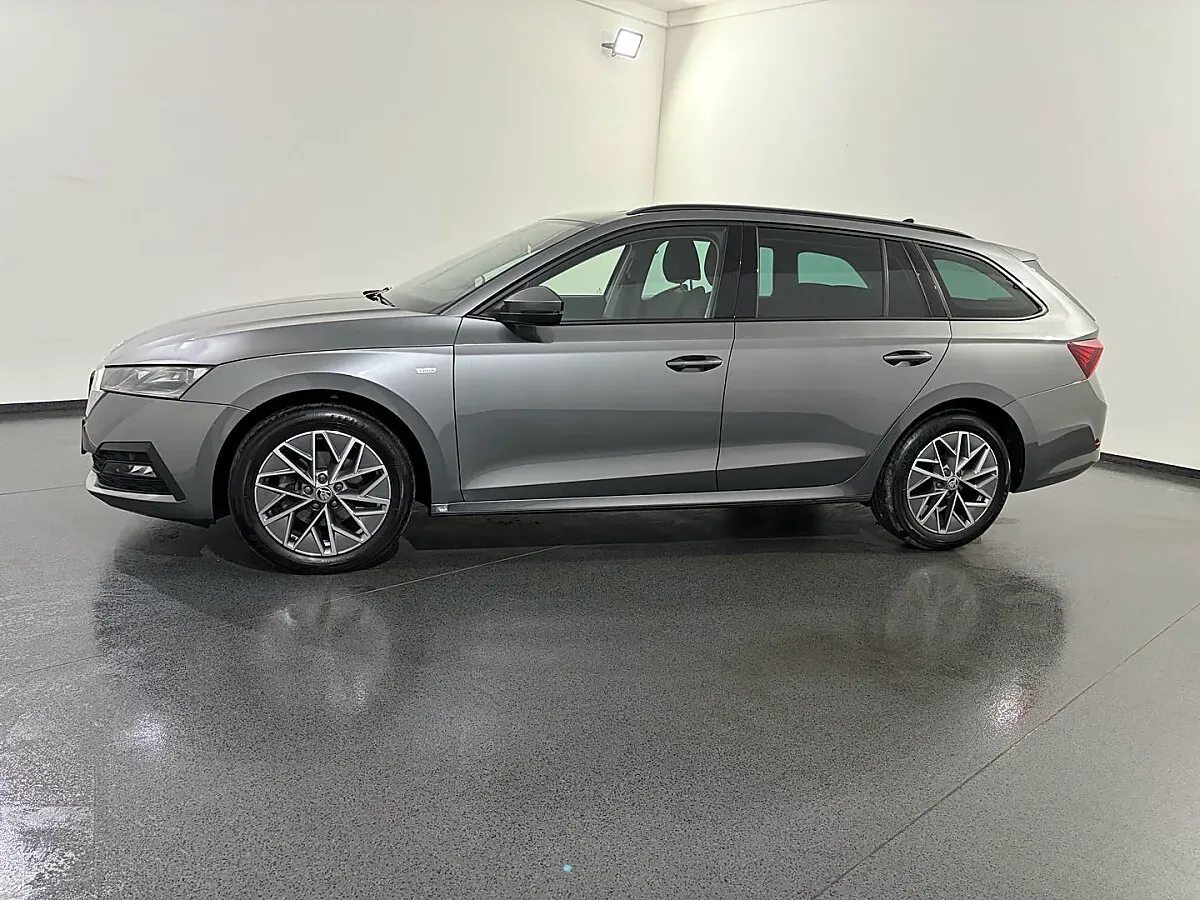 Skoda Octavia 2023 photo 3