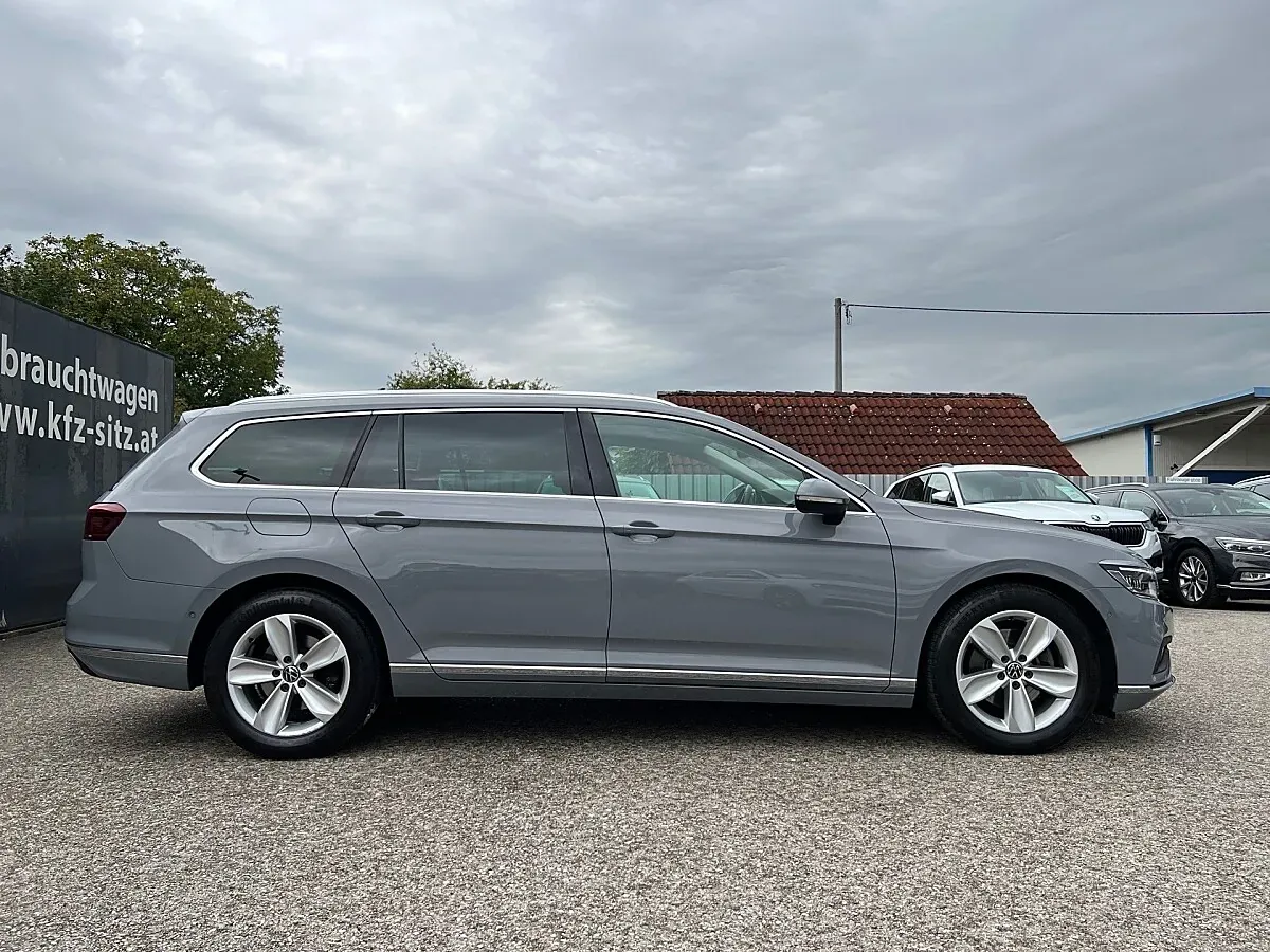 Volkswagen Passat 2023 photo 2