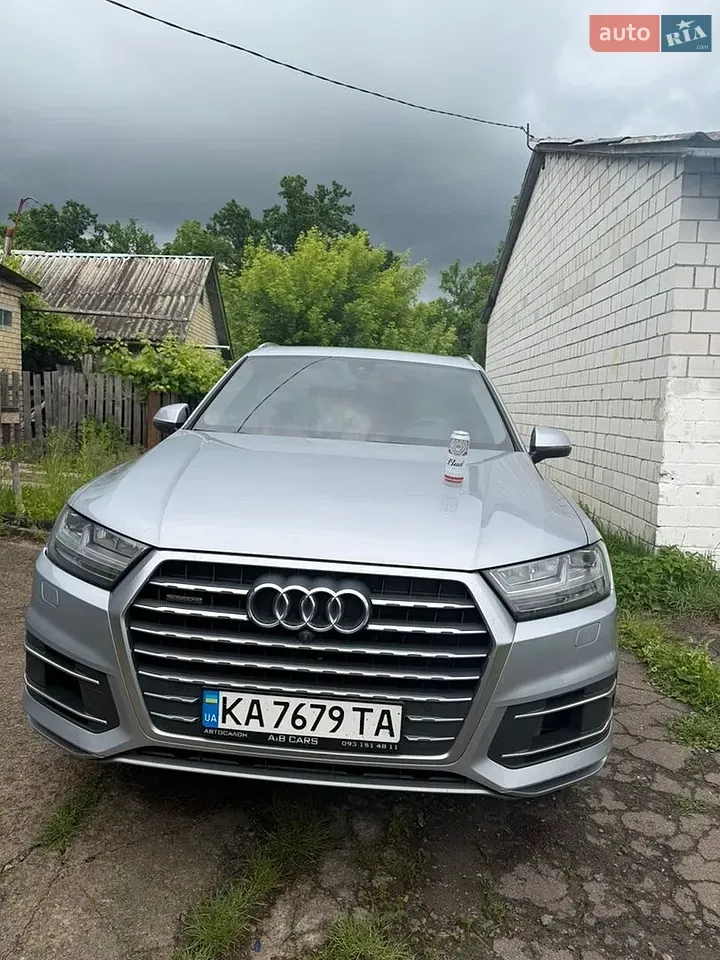 Audi Q7 2018 photo 2