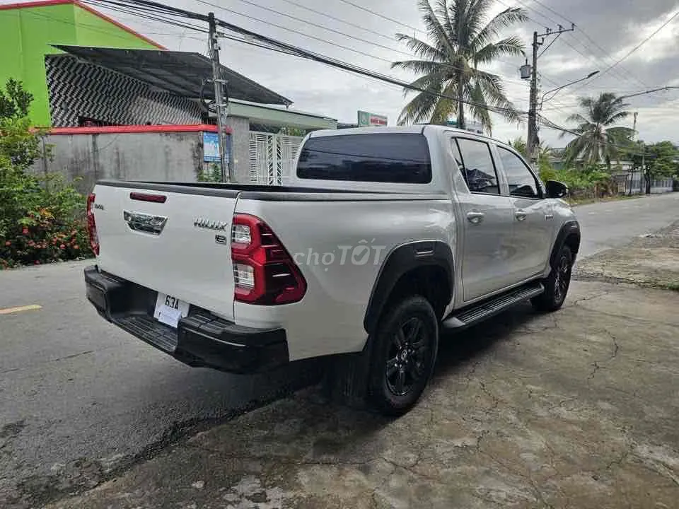 Toyota Hilux 2025 photo 2