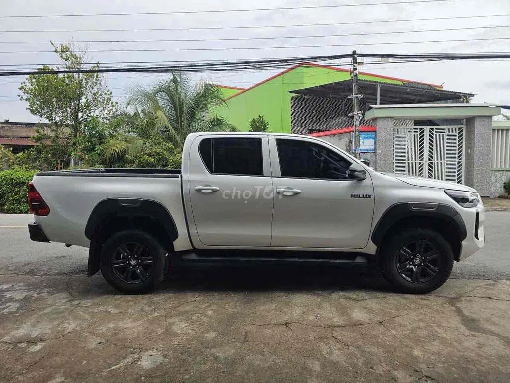 Toyota Hilux 2025 photo 3