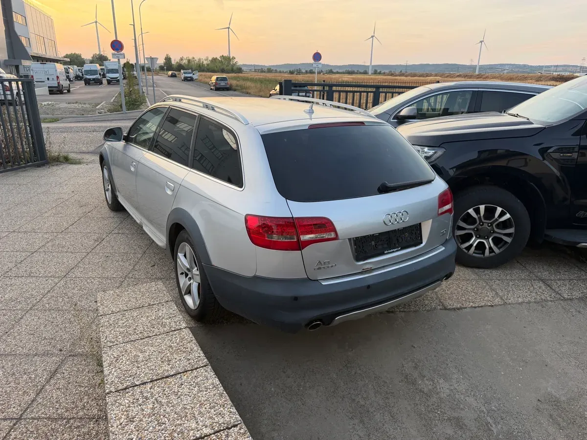 Audi A6 Allroad 2011 photo 2