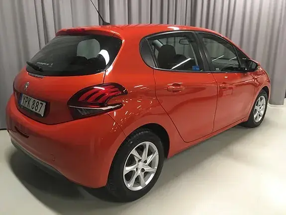Peugeot 208 2018 photo 3