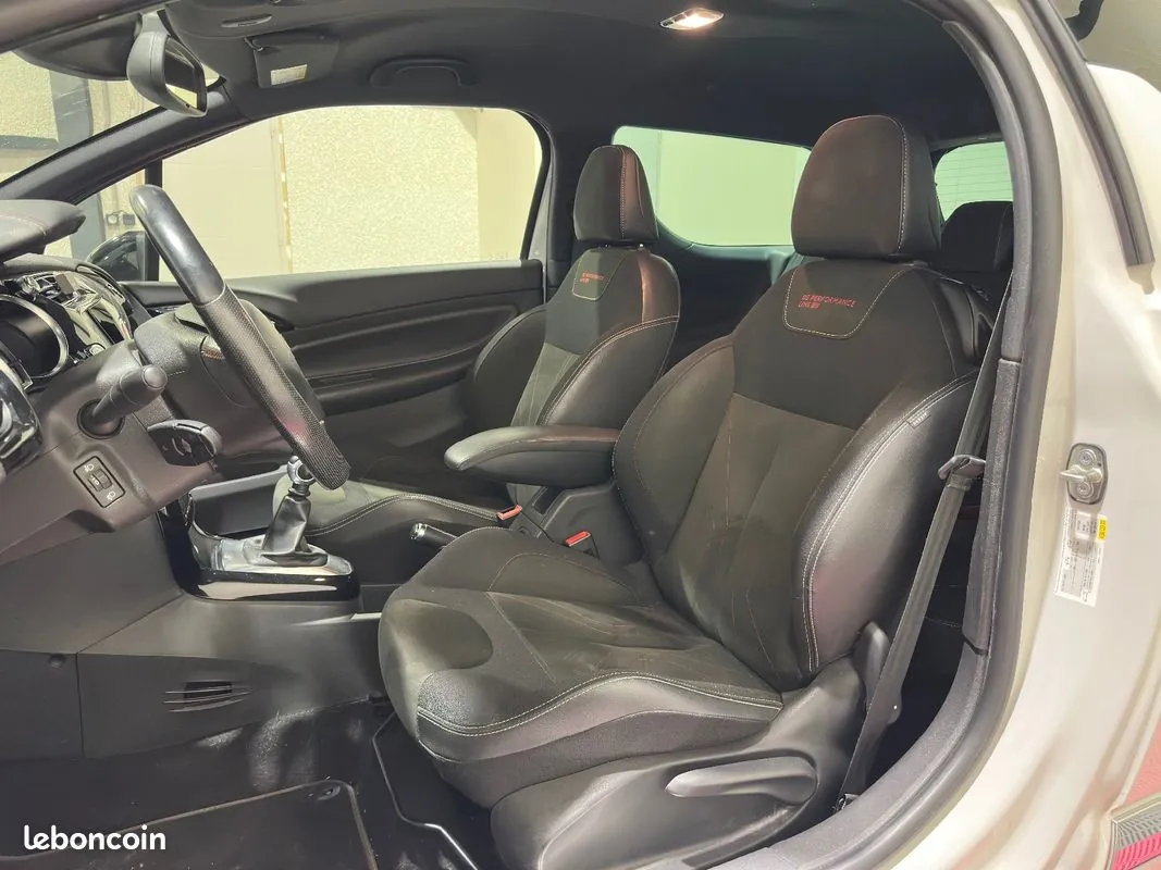 DS Automobiles Ds 3 2018 photo 4