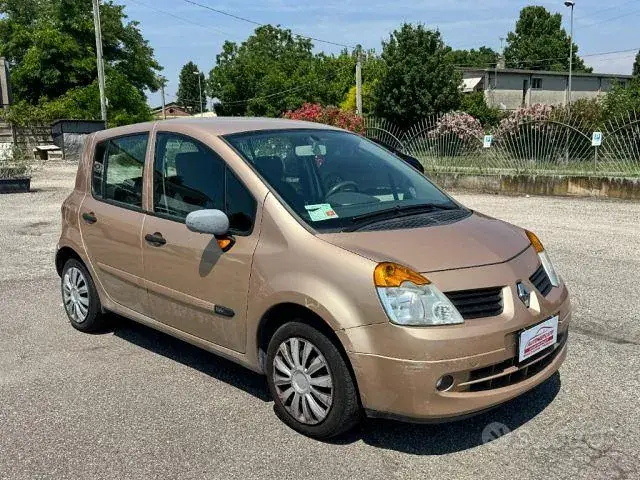 Renault Modus 2005 photo 2