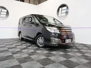 Nissan Serena 2014 photo 4