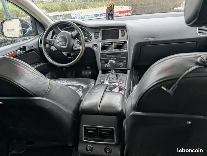 Audi Q7 2006 photo 2